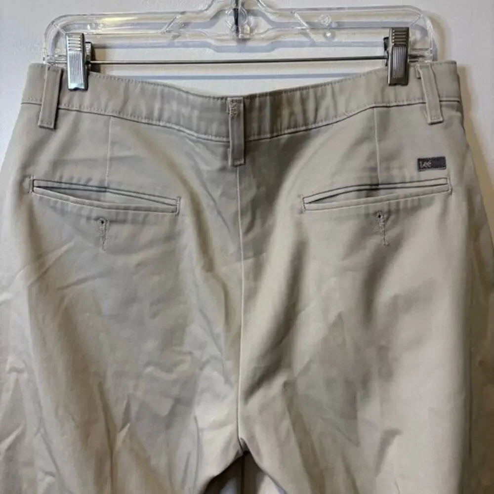 Lee Custom Fit Straight Fit Men's‎ Khaki Pants 33x32 EUC Preppy Classic Basic